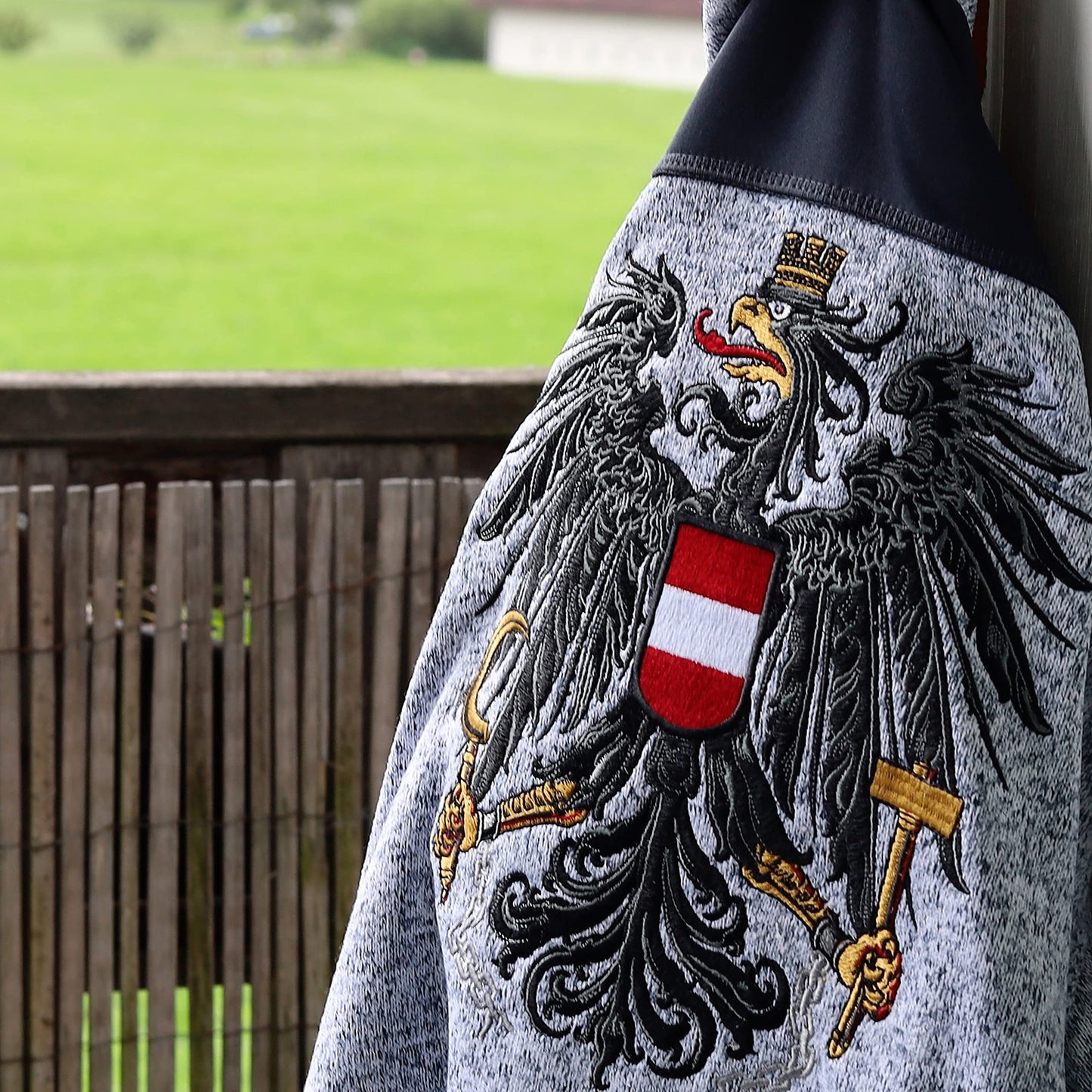 Österreich Adler Softshelljacke mit Stickerei | Wanderjacke