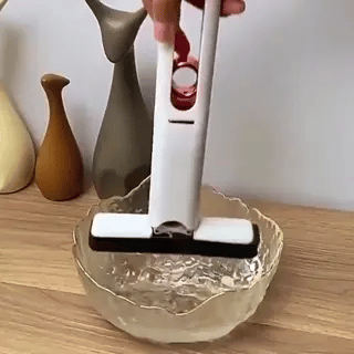 Mini Squeeze Mop™ | Selbstpressender Faltmopp für Haushalt, Küche und mehr (Preview GIF)