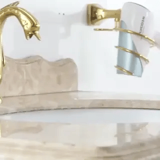Goldene Waschbeckenarmatur im Schwanen-Design mit Einhebelmischer (Preview GIF)