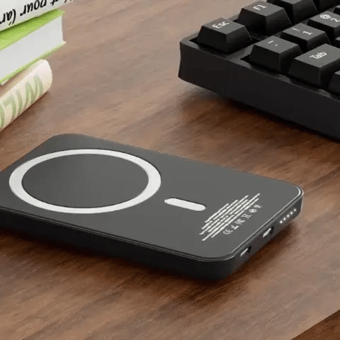 ROCOREN 10.000mAh Magnetische Powerbank: 20W Wireless Schnellladegerät für iPhone 15/14/13/12 Pro-Pro Max (Preview GIF)