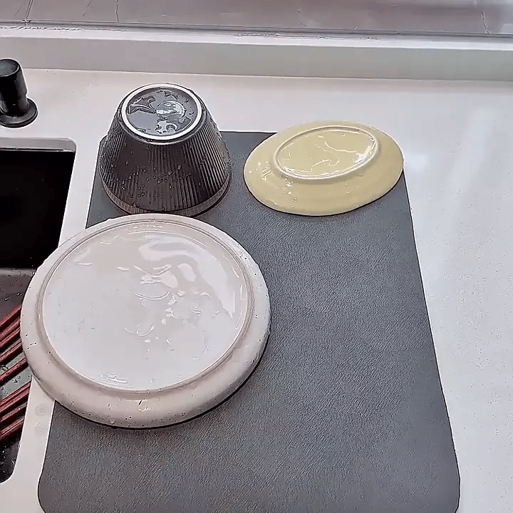 Premium Abtropfmatte | Rutschfest, Schnelltrocknend und Super Saugfähig - Preview GIF