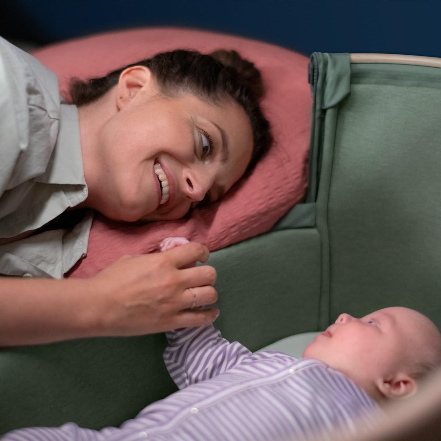 Maxi-Cosi Iora Beistellbett Baby: Faltbares Co-Sleeper, 0-6 Monate, max. 9kg, 4 Neigungs- und 5 Höhenstufen