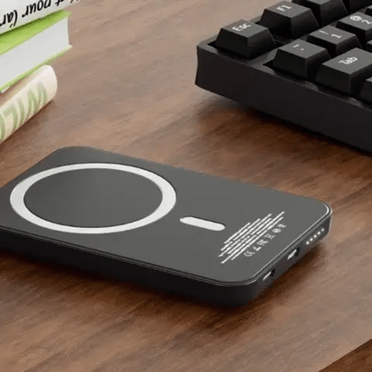 ROCOREN 10.000mAh Magnetische Powerbank: 20W Wireless Schnellladegerät für iPhone 15/14/13/12 Pro-Pro Max (Preview GIF)